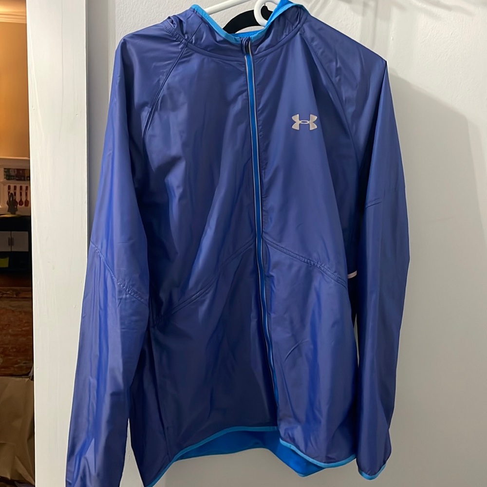 NWOT Under Armour RUN hooded vented jacket